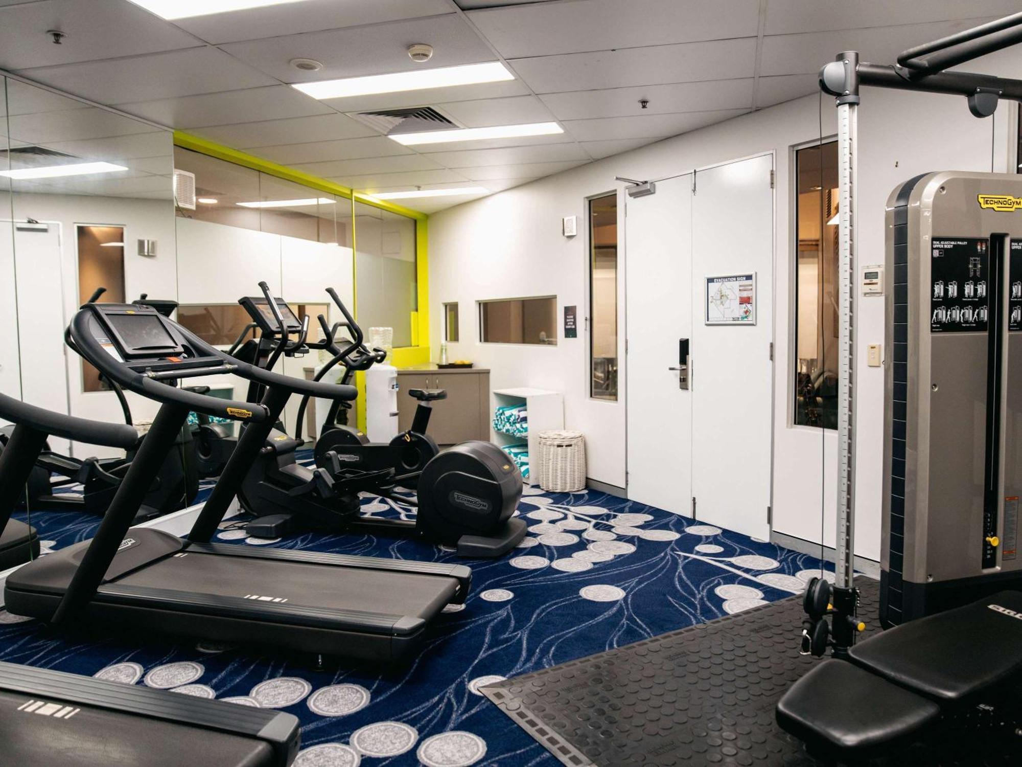 Sofitel Gold Coast Broadbeach Kültér fotó The gym on board