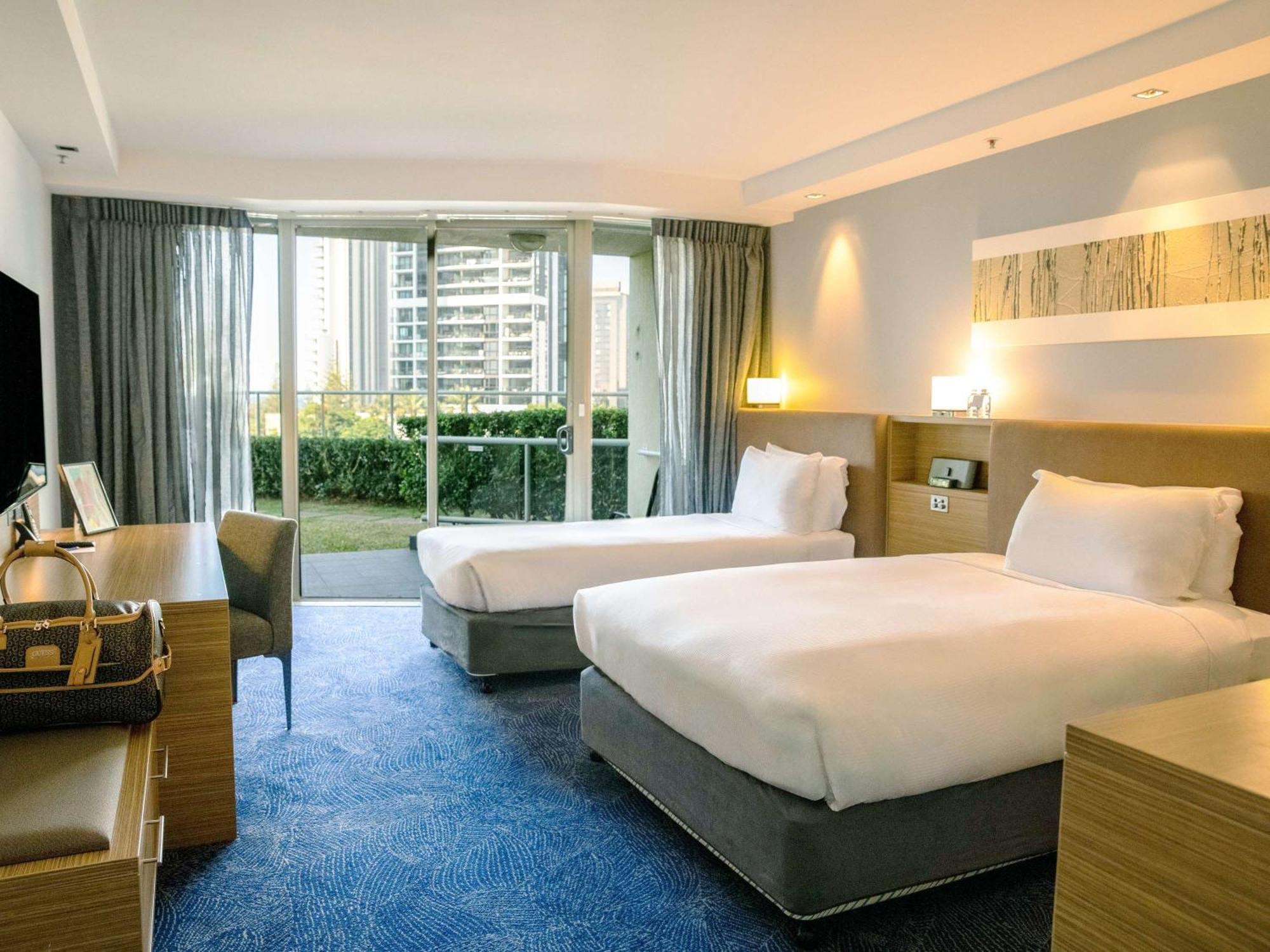 Sofitel Gold Coast Broadbeach Kültér fotó Deluxe Room