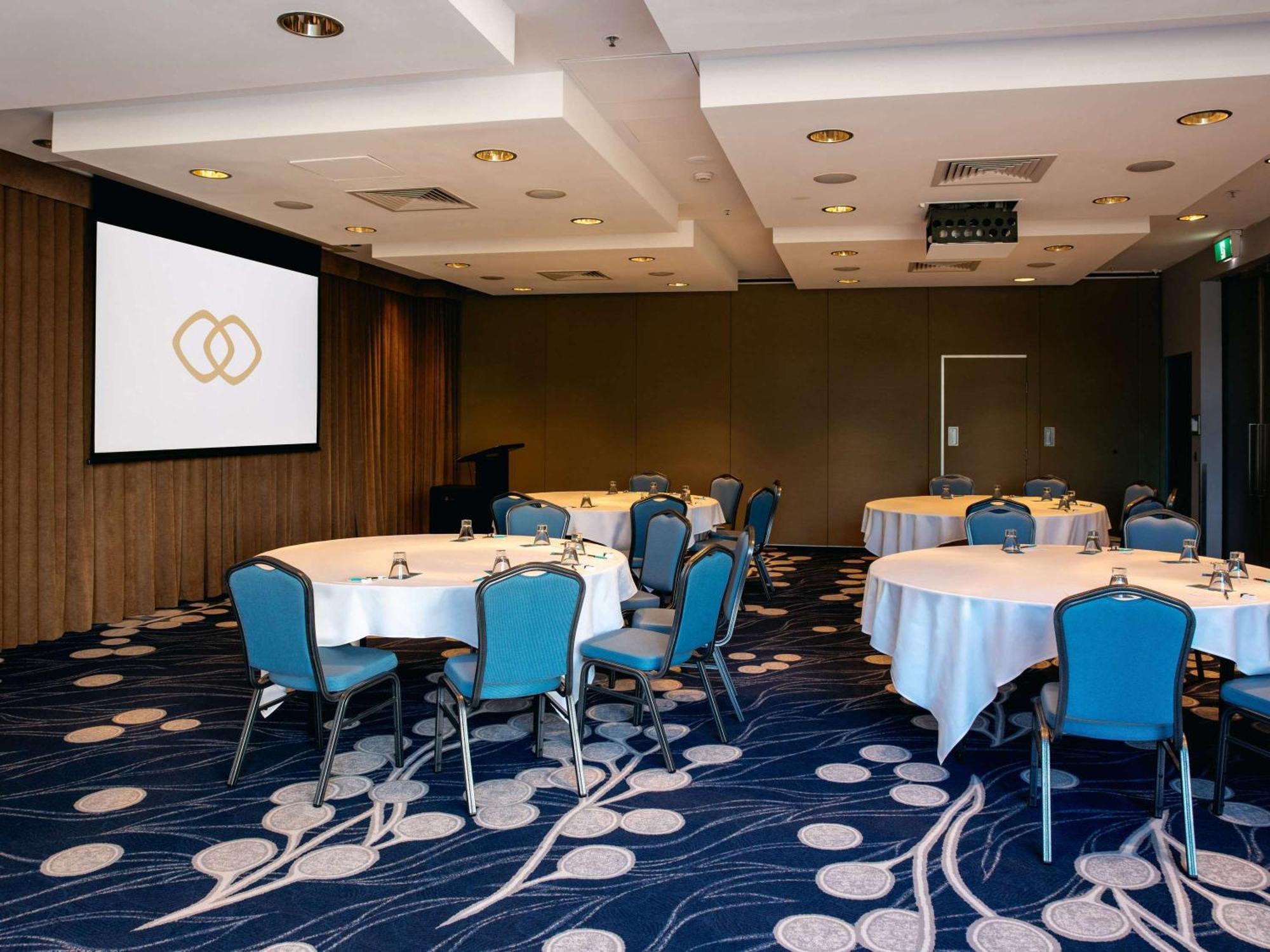 Sofitel Gold Coast Broadbeach Kültér fotó The meeting room