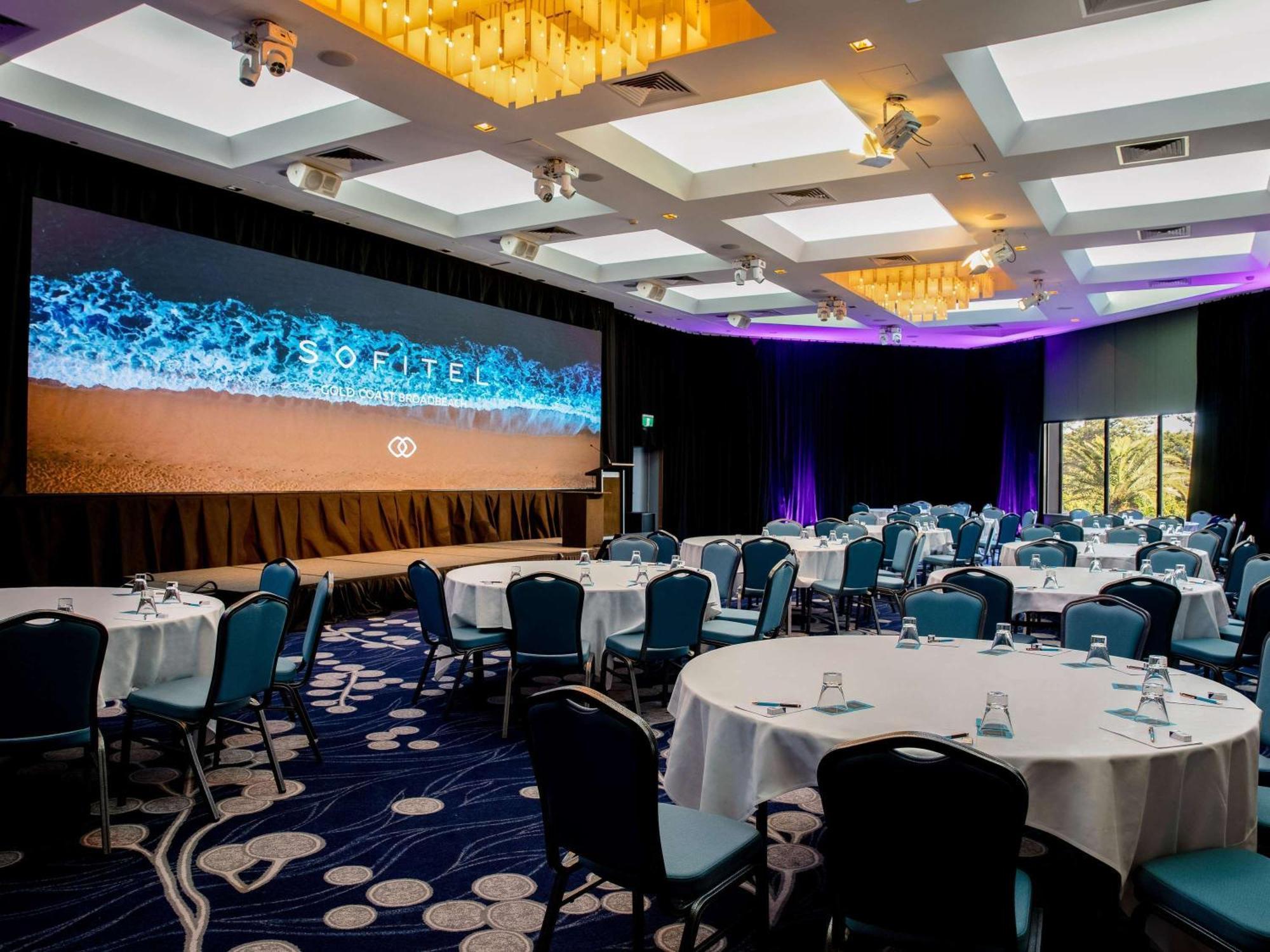 Sofitel Gold Coast Broadbeach Kültér fotó The ballroom at the 2018 World Conference Centre