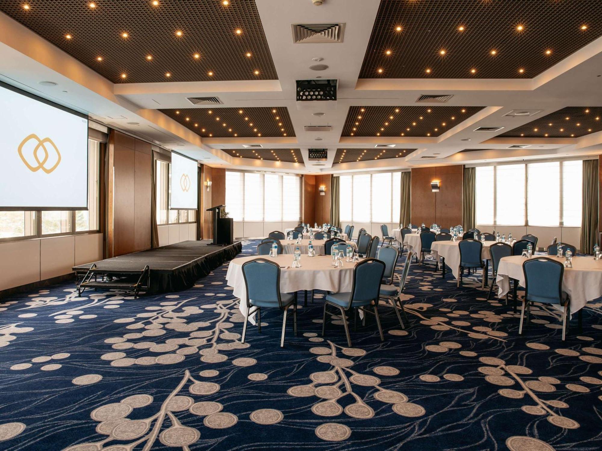 Sofitel Gold Coast Broadbeach Kültér fotó The ballroom