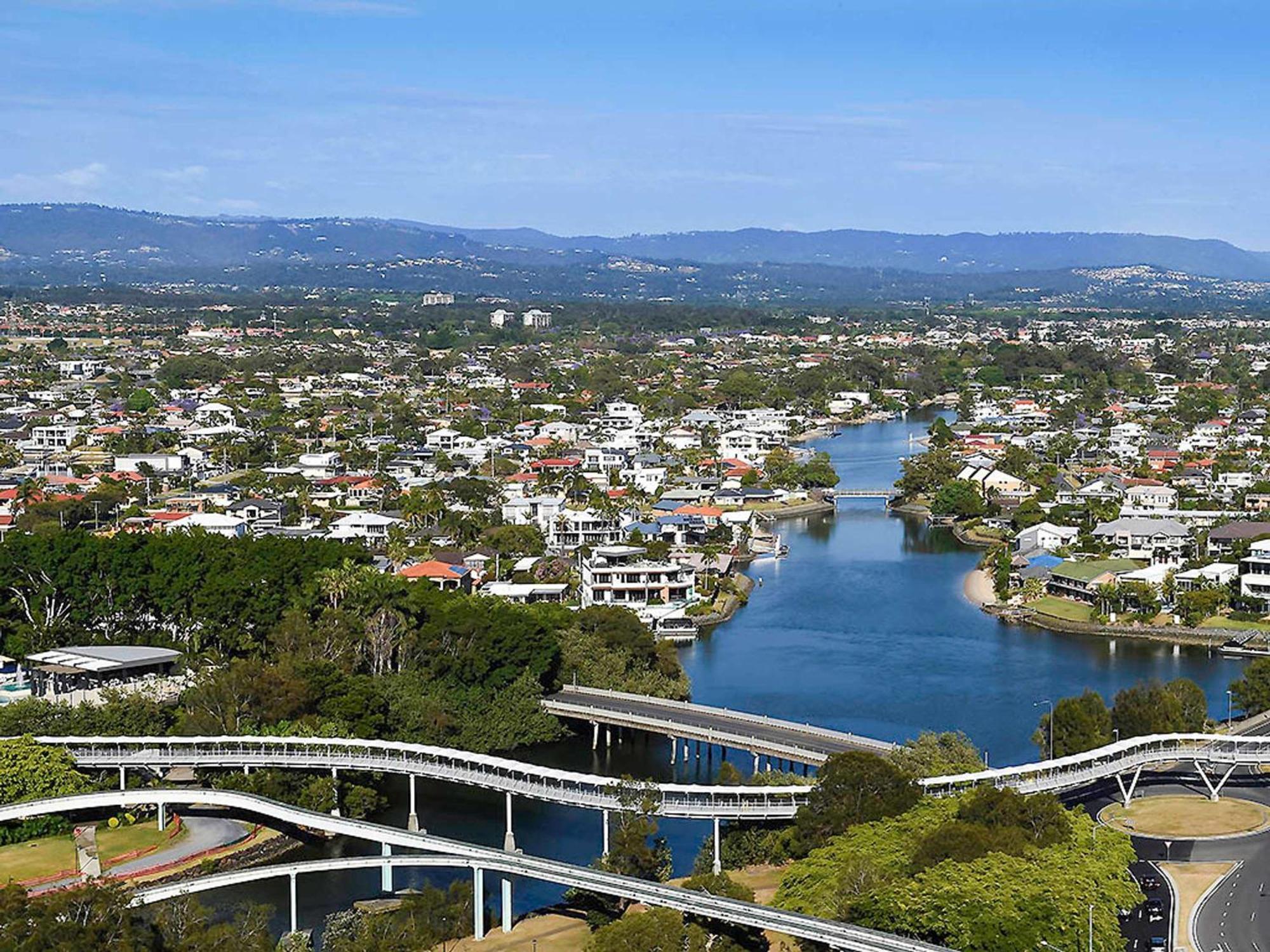 Sofitel Gold Coast Broadbeach Kültér fotó Aerial view of Runaway Bay, 2015
