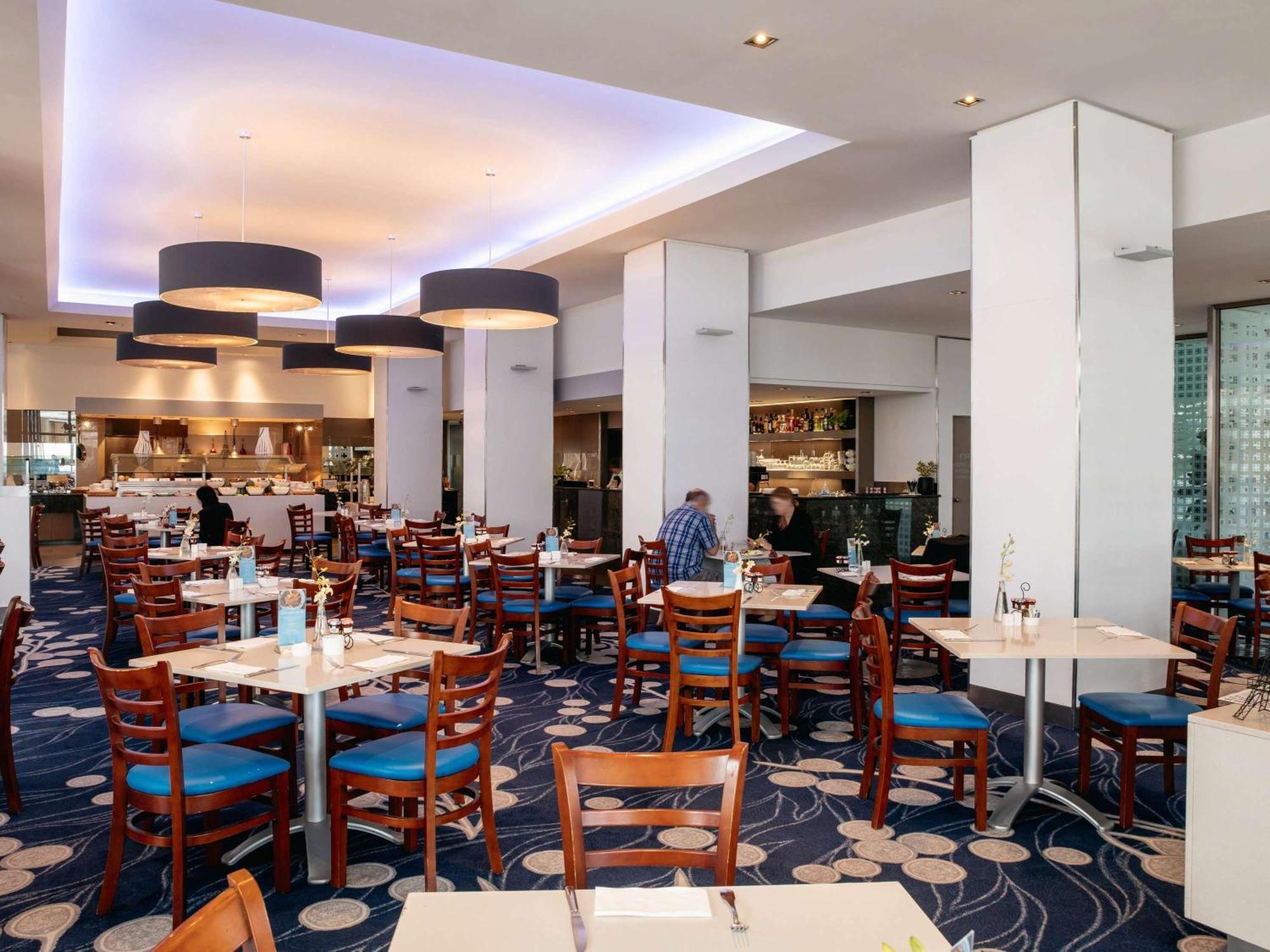 Sofitel Gold Coast Broadbeach Kültér fotó The restaurant at the hotel